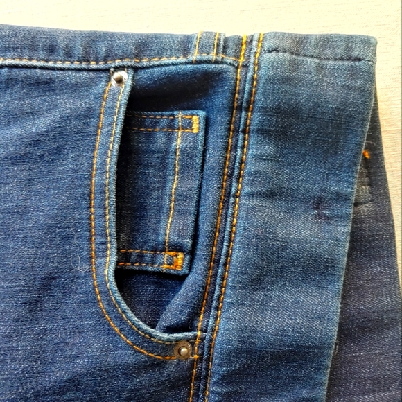 N/A. LIKE NEW Levis Totally Shaping Jean Capri pant - Picture 8 of 9